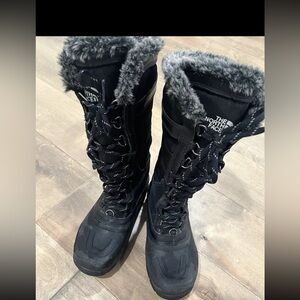 Northface women’s snow boots size 5.5